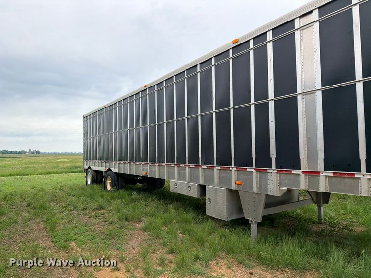 image for item FK4021 2006 Wilson Trailer Co. PSADL-400P livestock trailer