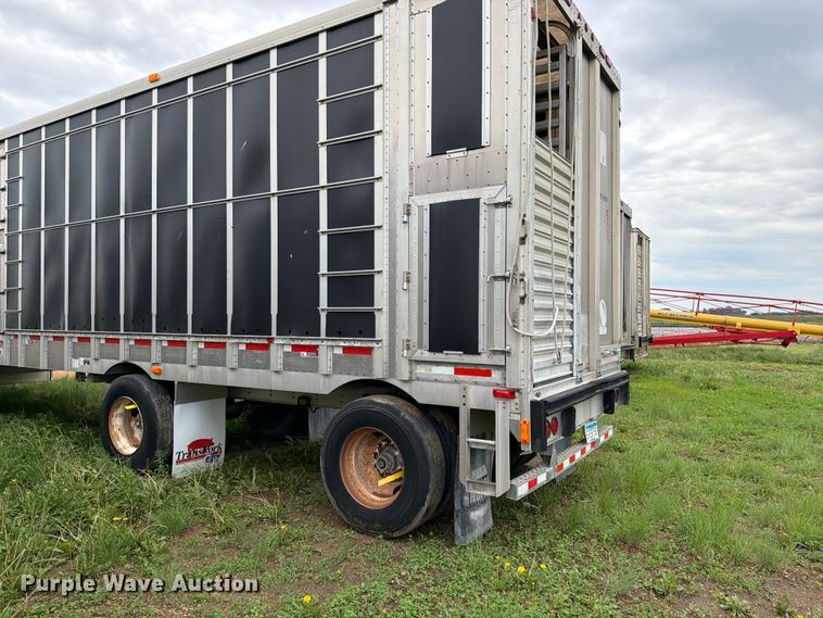 image for item FK4021 2006 Wilson Trailer Co. PSADL-400P livestock trailer