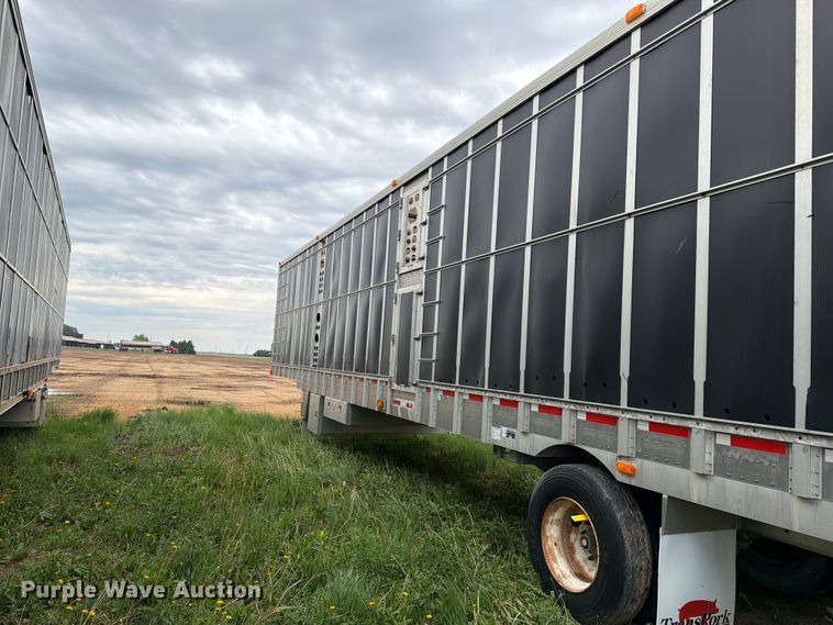 image for item FK4021 2006 Wilson Trailer Co. PSADL-400P livestock trailer
