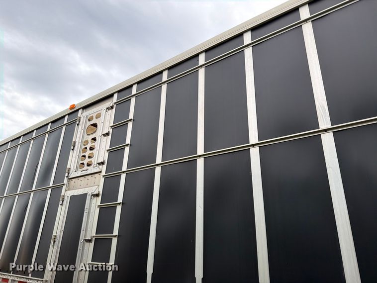 image for item FK4021 2006 Wilson Trailer Co. PSADL-400P livestock trailer