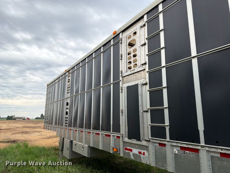 image for item FK4021 2006 Wilson Trailer Co. PSADL-400P livestock trailer