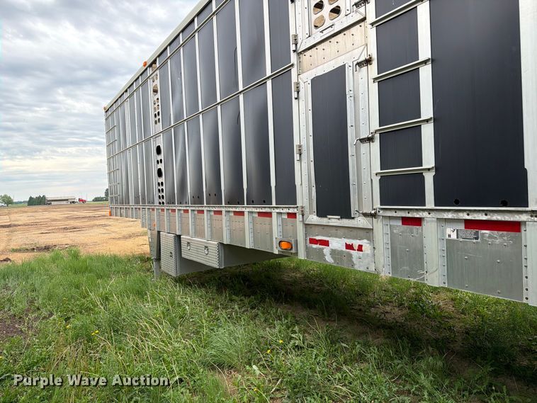 image for item FK4021 2006 Wilson Trailer Co. PSADL-400P livestock trailer