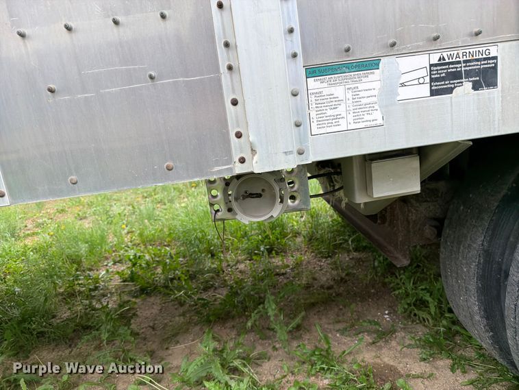 image for item FK4021 2006 Wilson Trailer Co. PSADL-400P livestock trailer