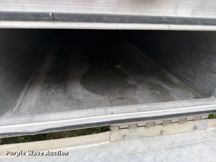 image for item FK4021 2006 Wilson Trailer Co. PSADL-400P livestock trailer