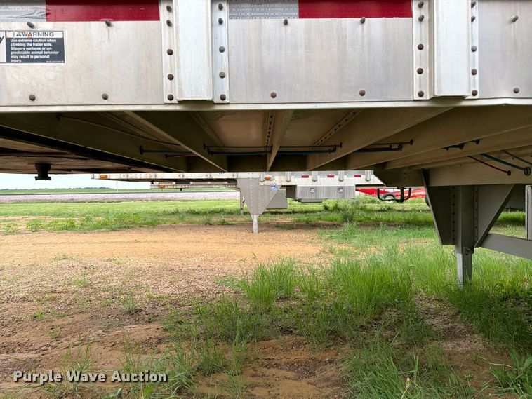 image for item FK4021 2006 Wilson Trailer Co. PSADL-400P livestock trailer