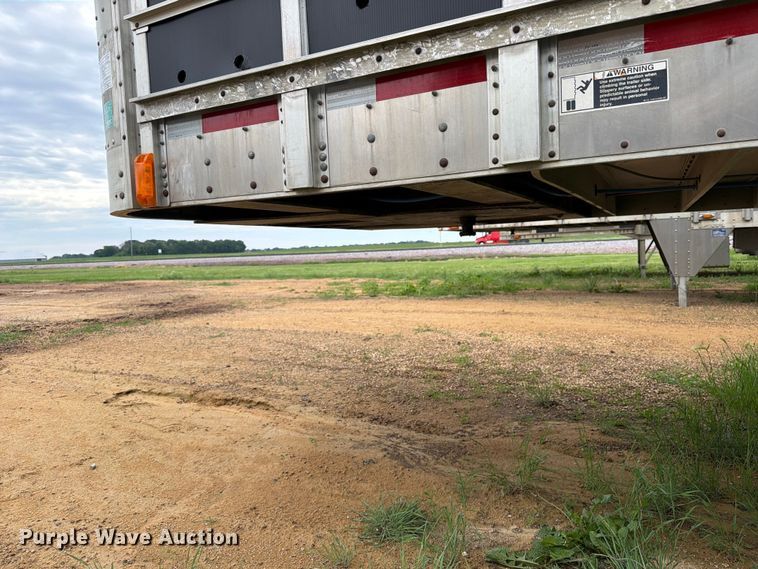 image for item FK4021 2006 Wilson Trailer Co. PSADL-400P livestock trailer