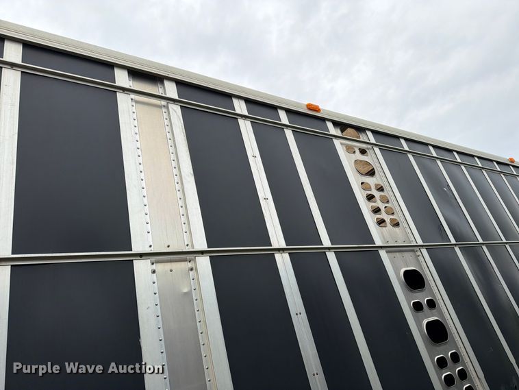 image for item FK4021 2006 Wilson Trailer Co. PSADL-400P livestock trailer