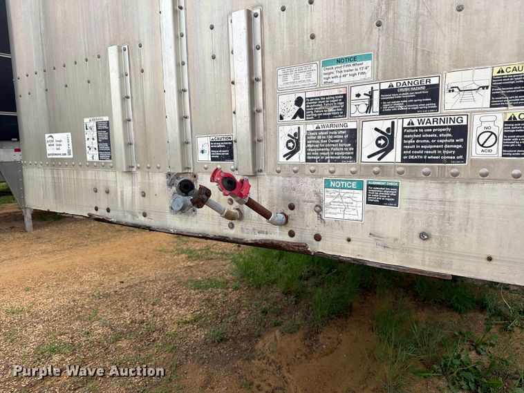 image for item FK4021 2006 Wilson Trailer Co. PSADL-400P livestock trailer