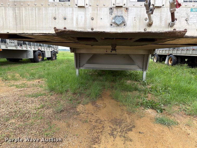 image for item FK4021 2006 Wilson Trailer Co. PSADL-400P livestock trailer