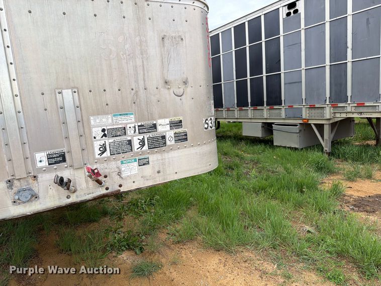 image for item FK4021 2006 Wilson Trailer Co. PSADL-400P livestock trailer