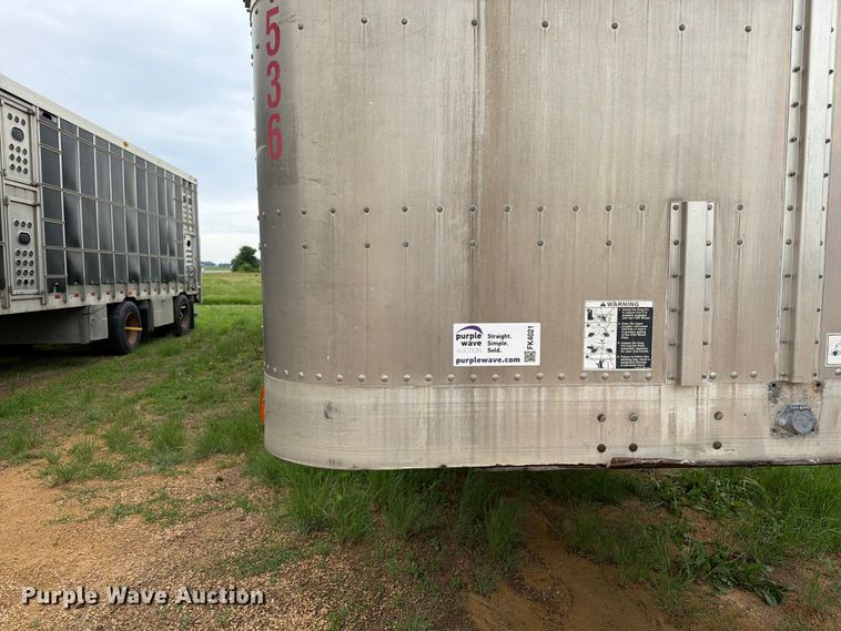 image for item FK4021 2006 Wilson Trailer Co. PSADL-400P livestock trailer