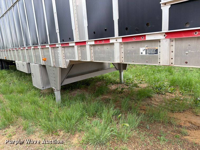 image for item FK4021 2006 Wilson Trailer Co. PSADL-400P livestock trailer