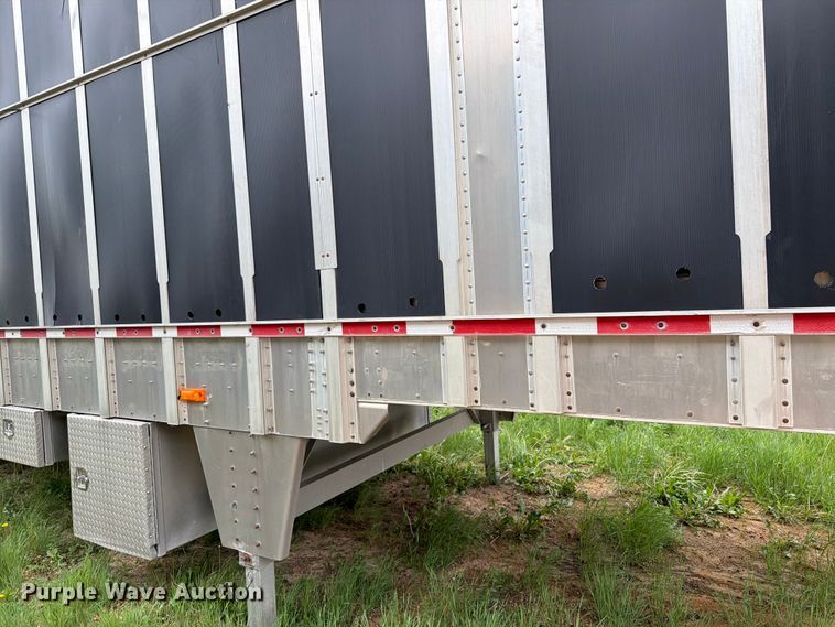 image for item FK4021 2006 Wilson Trailer Co. PSADL-400P livestock trailer