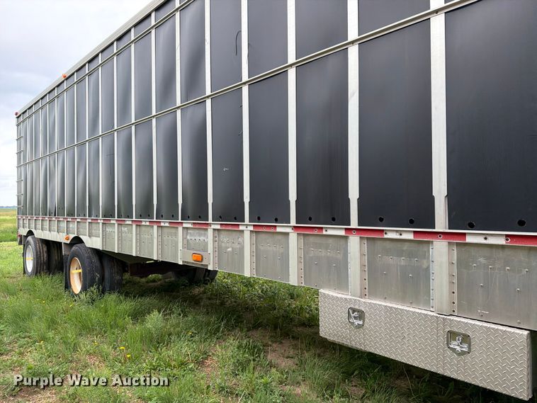image for item FK4021 2006 Wilson Trailer Co. PSADL-400P livestock trailer