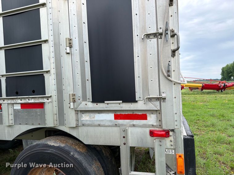 image for item FK4021 2006 Wilson Trailer Co. PSADL-400P livestock trailer
