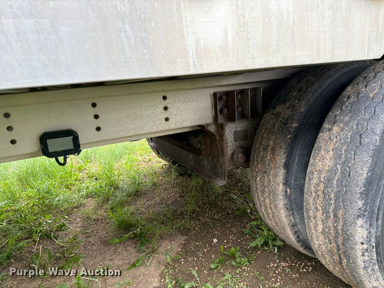 image for item FK4021 2006 Wilson Trailer Co. PSADL-400P livestock trailer