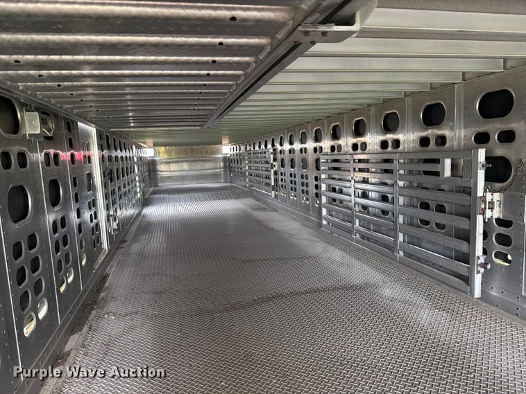 image for item FK4021 2006 Wilson Trailer Co. PSADL-400P livestock trailer