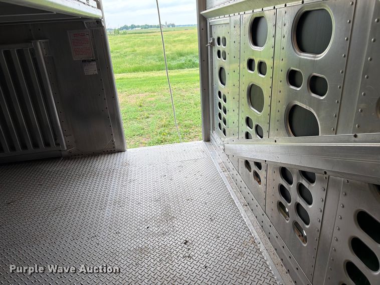 image for item FK4021 2006 Wilson Trailer Co. PSADL-400P livestock trailer