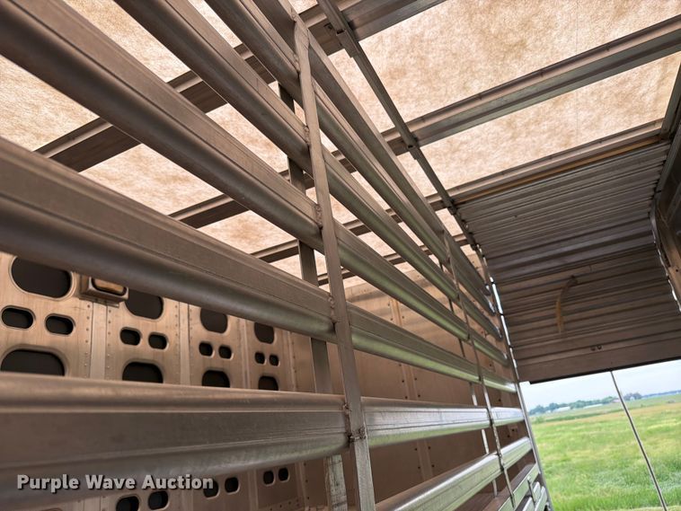 image for item FK4021 2006 Wilson Trailer Co. PSADL-400P livestock trailer