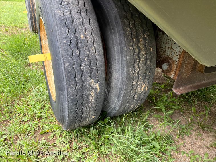 image for item FK4021 2006 Wilson Trailer Co. PSADL-400P livestock trailer