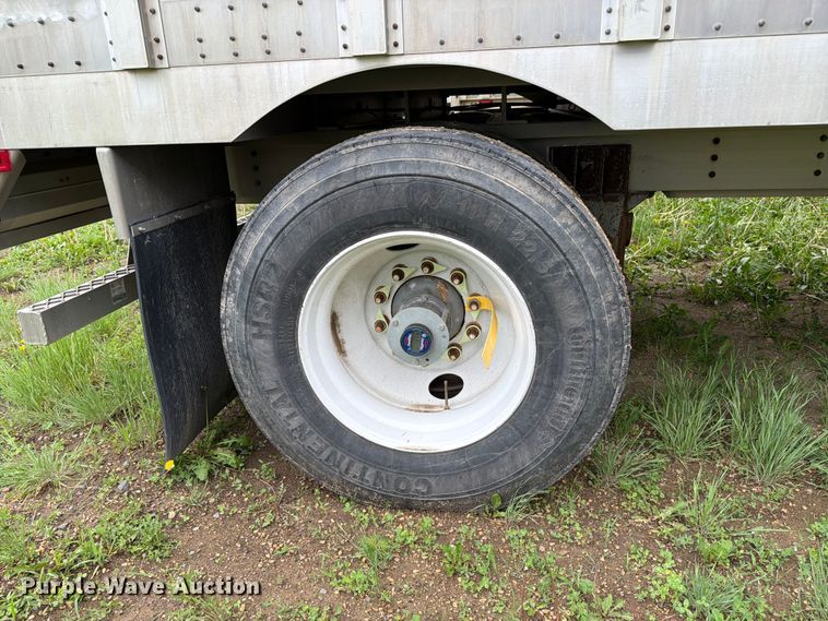 image for item FK4021 2006 Wilson Trailer Co. PSADL-400P livestock trailer