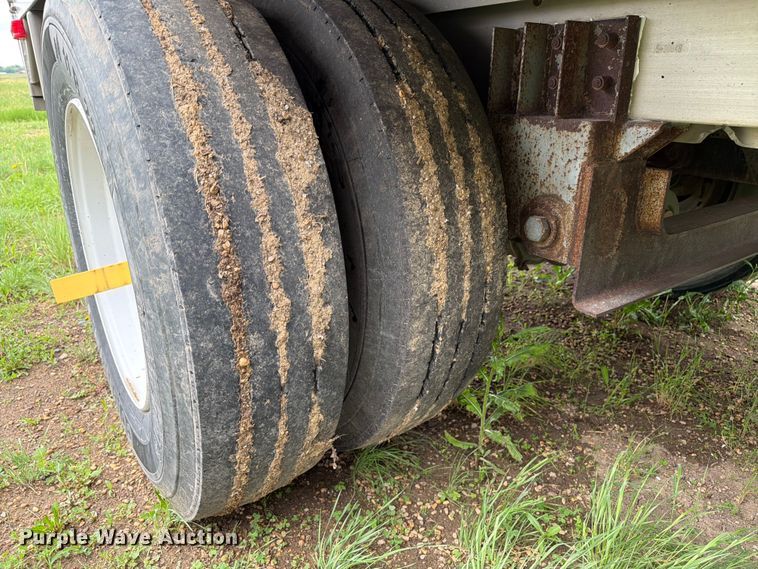 image for item FK4021 2006 Wilson Trailer Co. PSADL-400P livestock trailer