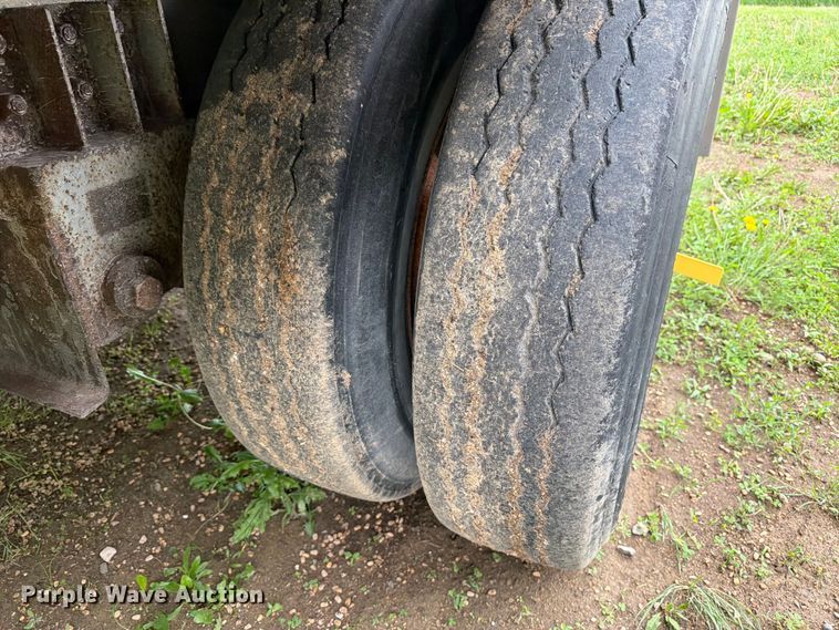 image for item FK4021 2006 Wilson Trailer Co. PSADL-400P livestock trailer
