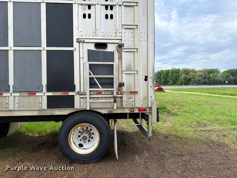 image for item FK4023 2007 Barrett Trailers, Inc. livestock trailer