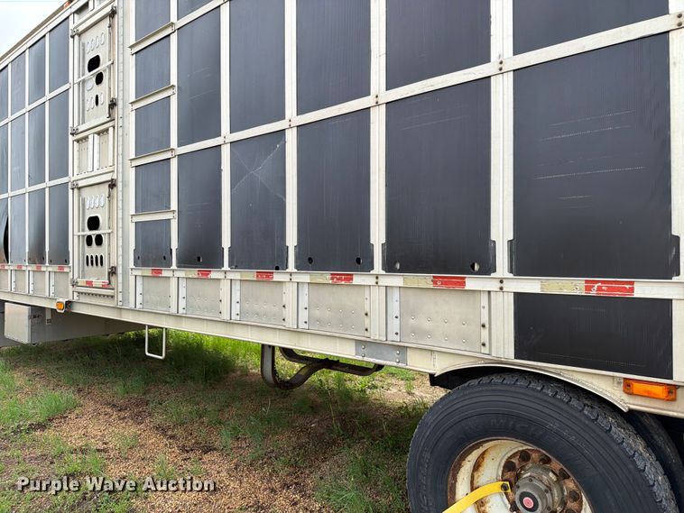 image for item FK4023 2007 Barrett Trailers, Inc. livestock trailer