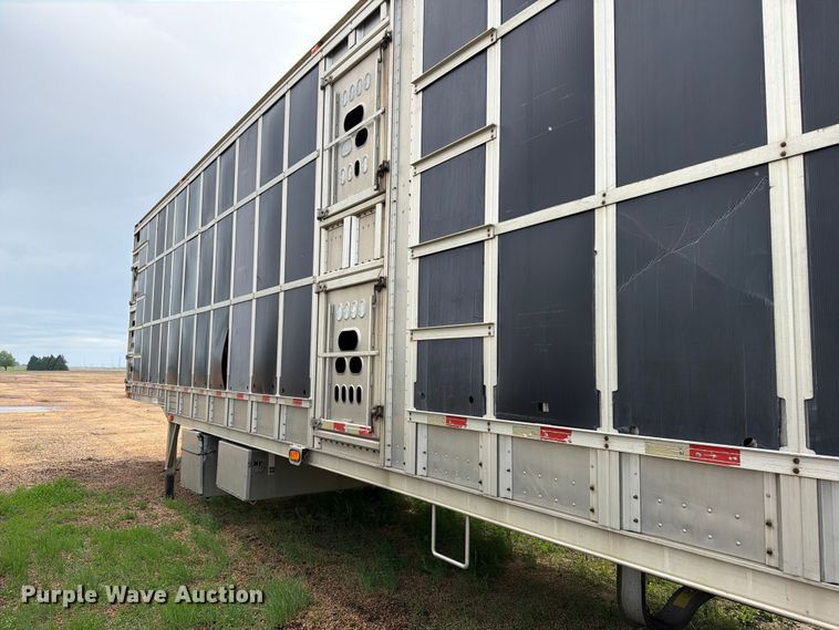 image for item FK4023 2007 Barrett Trailers, Inc. livestock trailer