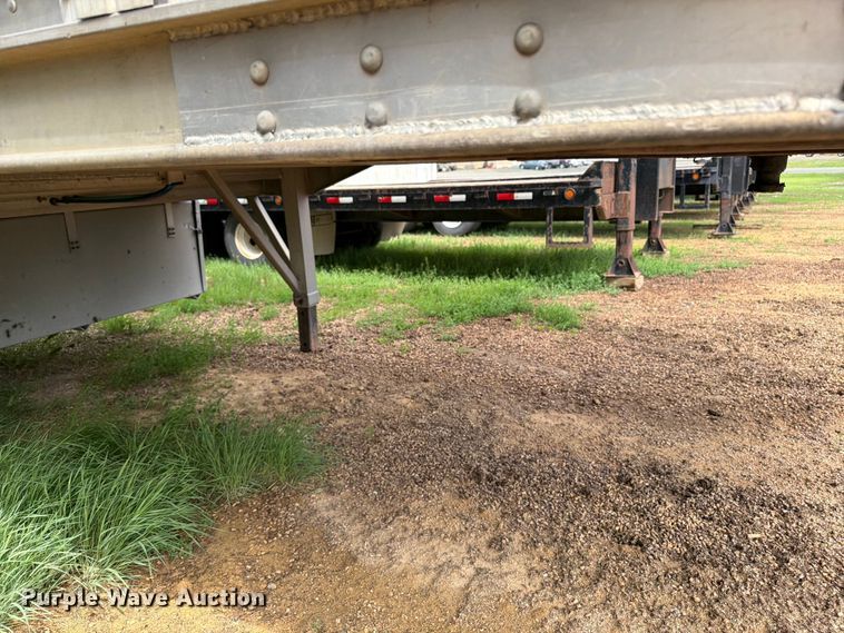 image for item FK4023 2007 Barrett Trailers, Inc. livestock trailer