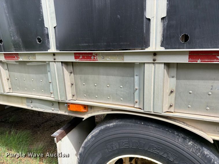 image for item FK4023 2007 Barrett Trailers, Inc. livestock trailer