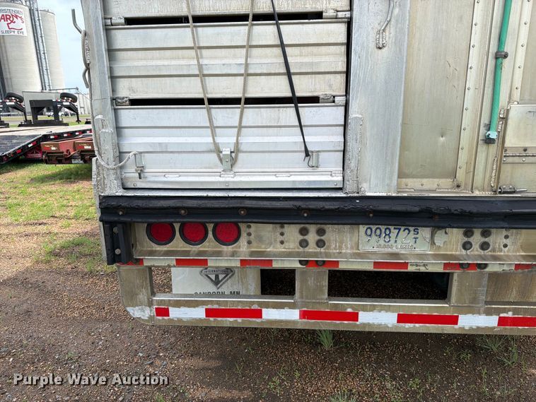 image for item FK4023 2007 Barrett Trailers, Inc. livestock trailer