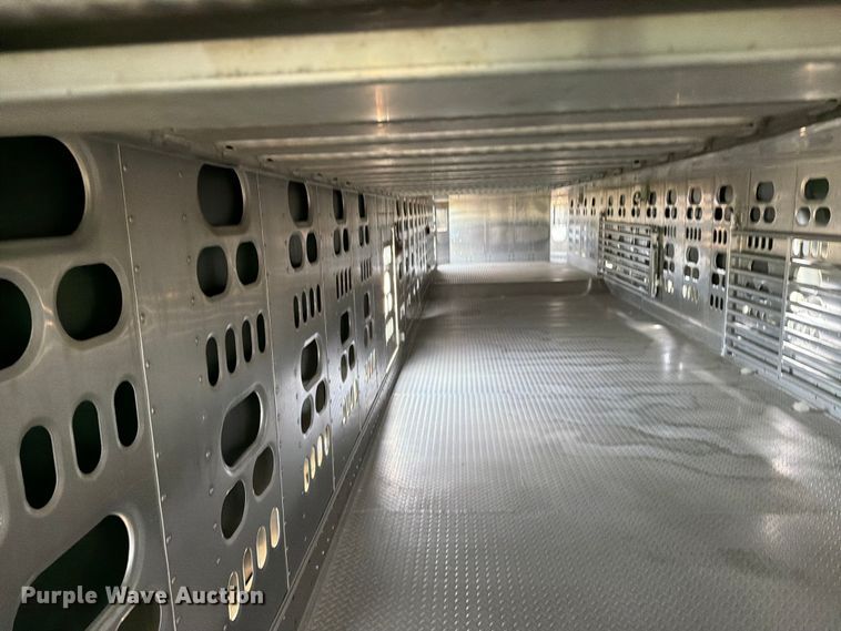 image for item FK4023 2007 Barrett Trailers, Inc. livestock trailer
