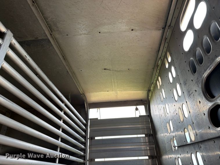 image for item FK4023 2007 Barrett Trailers, Inc. livestock trailer