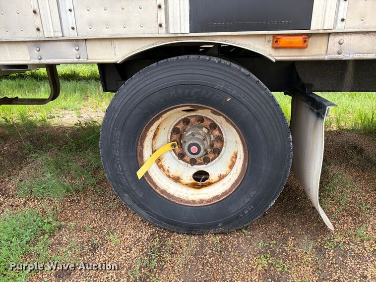 image for item FK4023 2007 Barrett Trailers, Inc. livestock trailer