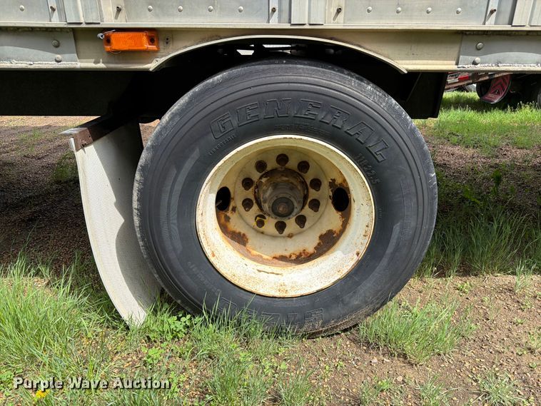 image for item FK4023 2007 Barrett Trailers, Inc. livestock trailer