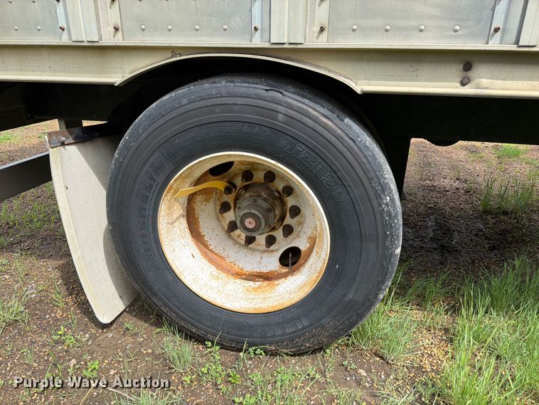 image for item FK4023 2007 Barrett Trailers, Inc. livestock trailer