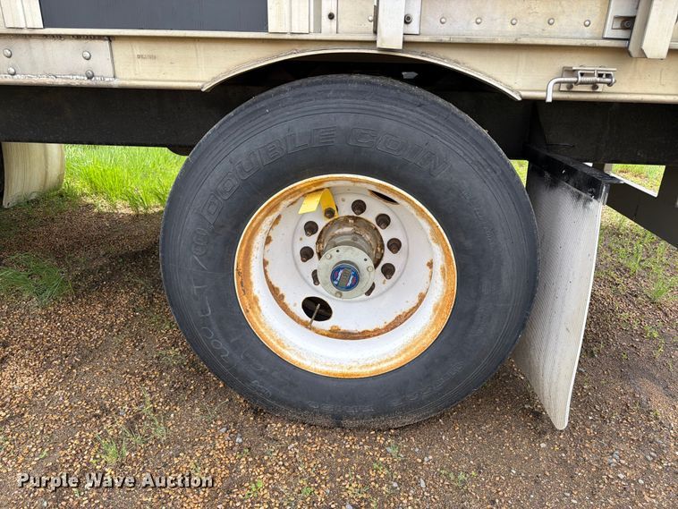 image for item FK4023 2007 Barrett Trailers, Inc. livestock trailer