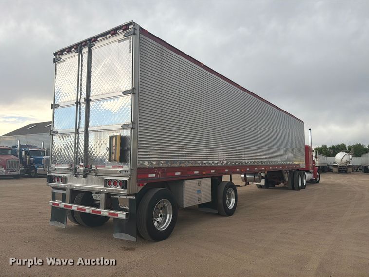 image for item FM7542 1995 Utility VS2RS refrigerated van trailer