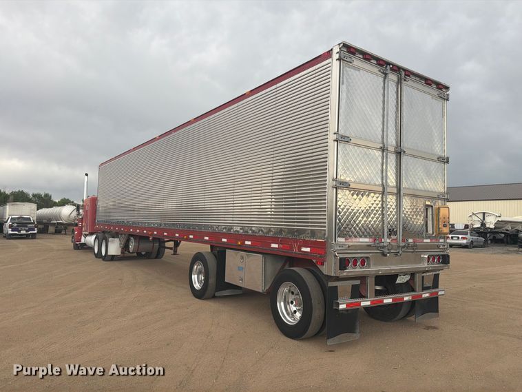 image for item FM7542 1995 Utility VS2RS refrigerated van trailer