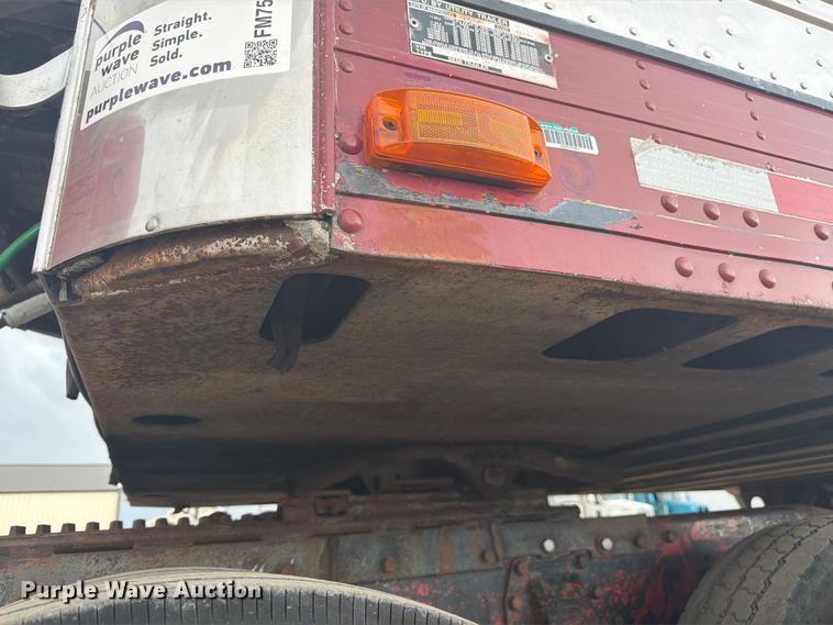image for item FM7542 1995 Utility VS2RS refrigerated van trailer