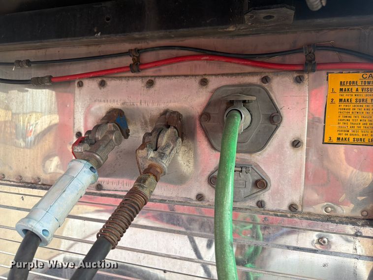 image for item FM7542 1995 Utility VS2RS refrigerated van trailer