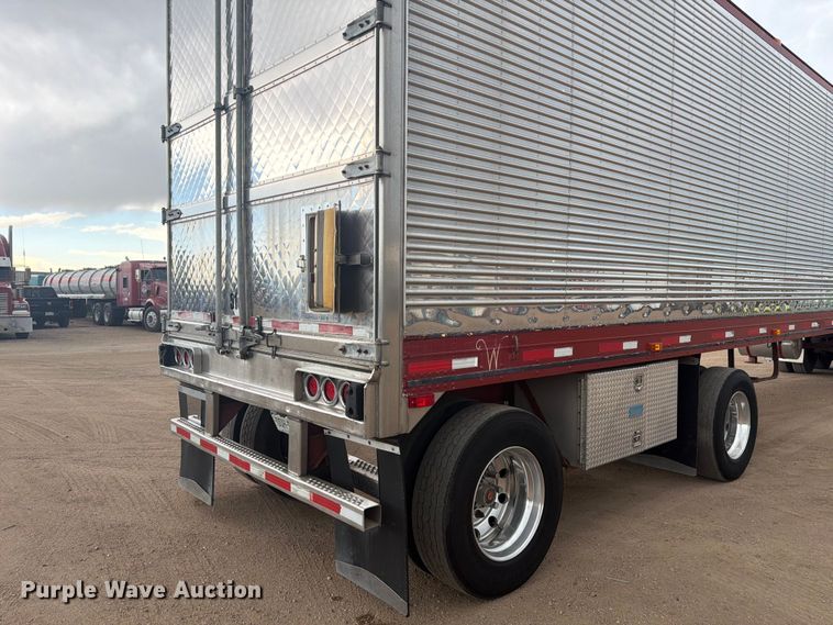 image for item FM7542 1995 Utility VS2RS refrigerated van trailer