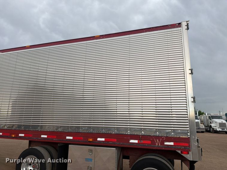 image for item FM7542 1995 Utility VS2RS refrigerated van trailer
