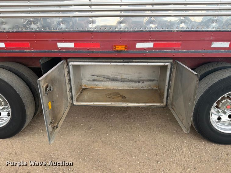 image for item FM7542 1995 Utility VS2RS refrigerated van trailer