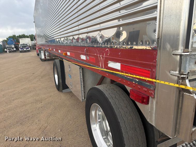 image for item FM7542 1995 Utility VS2RS refrigerated van trailer