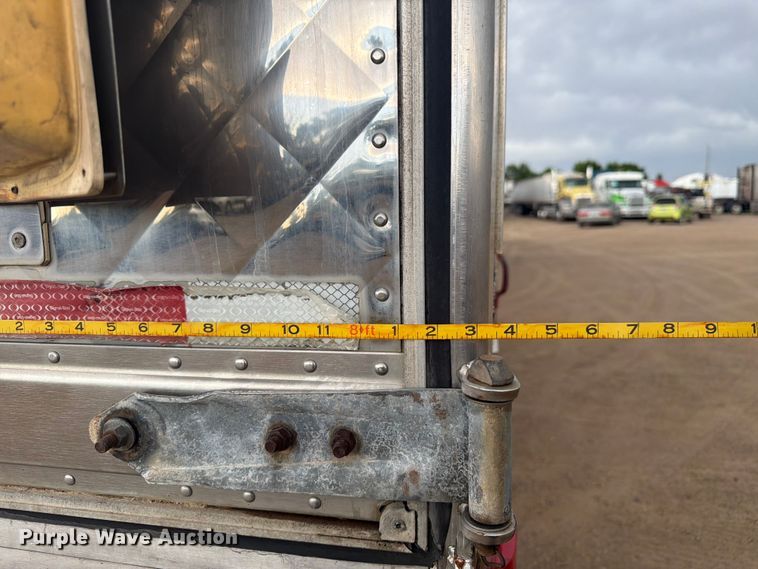 image for item FM7542 1995 Utility VS2RS refrigerated van trailer