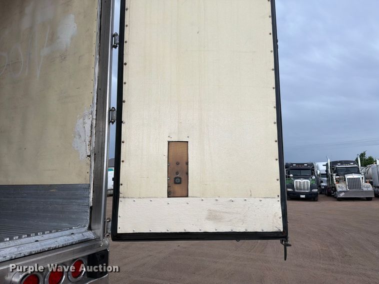 image for item FM7542 1995 Utility VS2RS refrigerated van trailer