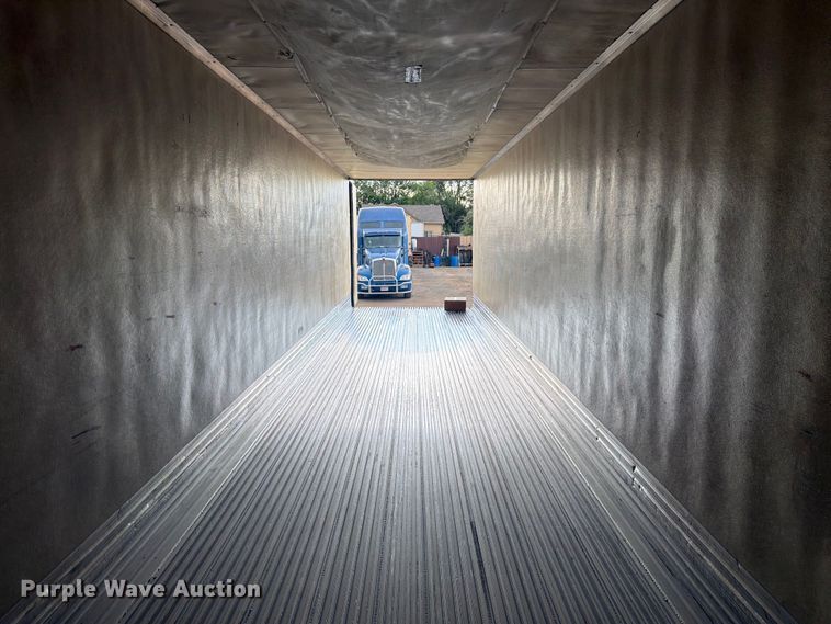 image for item FM7542 1995 Utility VS2RS refrigerated van trailer